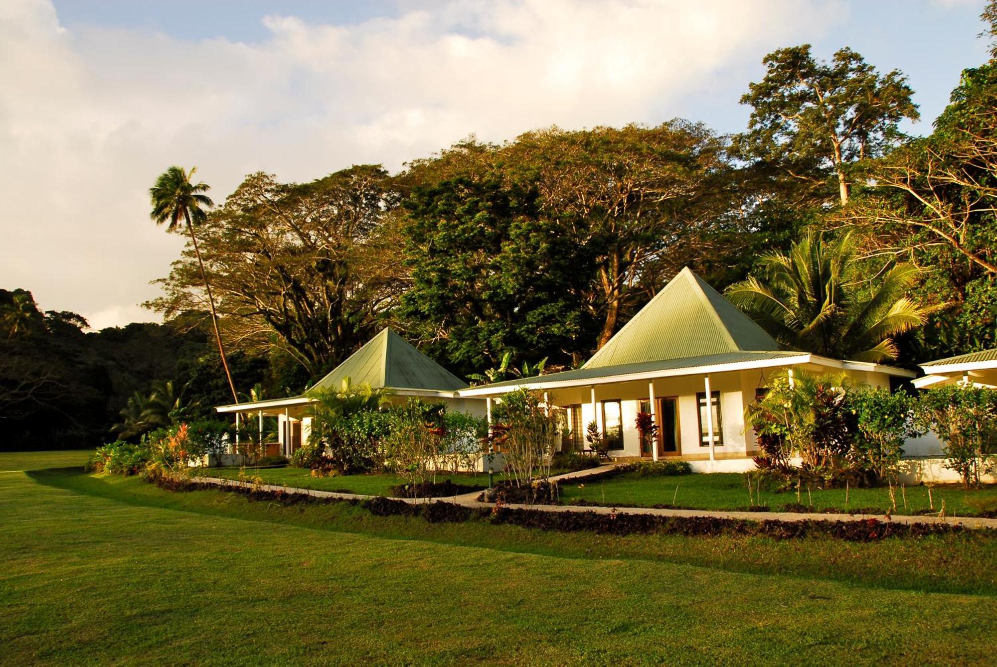Koro Sun Resort & Rainforest Spa Савусаву Экстерьер фото